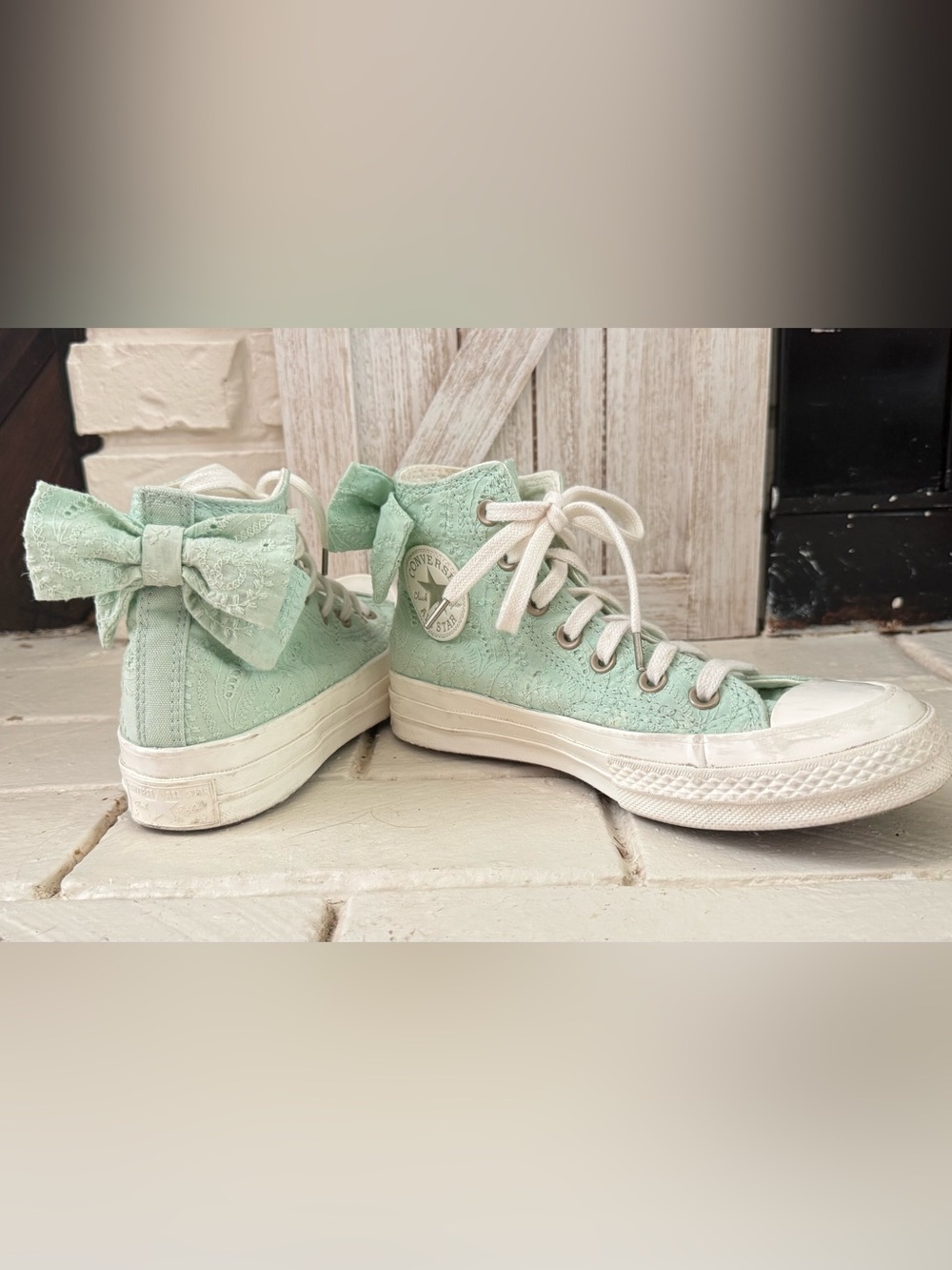 Converse Chuck Taylor All Star Mint Green Embroidered Bow High Tops Women’s 7